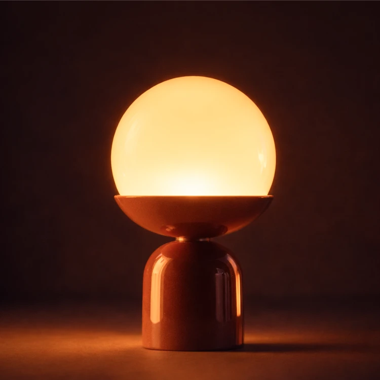 20251031_1001_Minimal Lamp Design_remix_01k8wqyx74fcevd54hfw1d8ac3.png