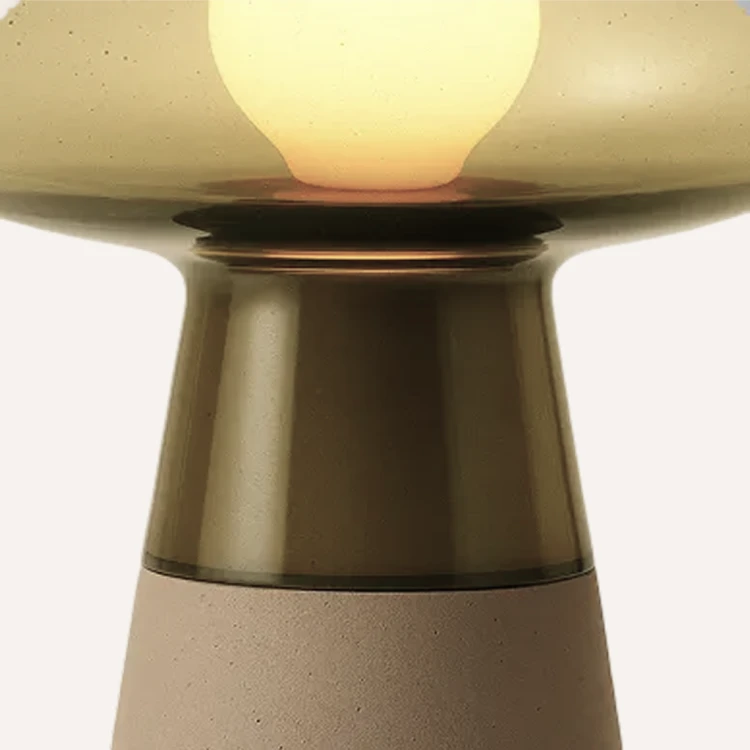 20251031_1001_Minimal Lamp Design_remix_01k8wqyx74fcevd54hfw1d8ac3.png