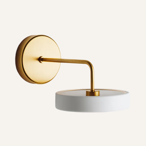 20251031_1001_Minimal Lamp Design_remix_01k8wqyx74fcevd54hfw1d8ac3-3.png