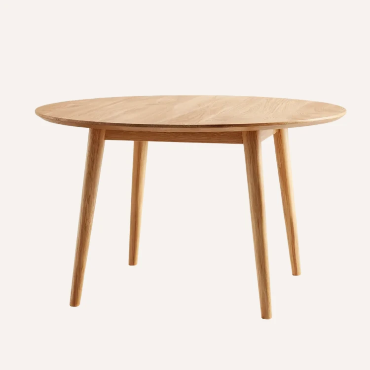 20251031_1058_Modern Chair Focus_remix_01k8wv6tgaevbvbsb6m1wrcp9j.png